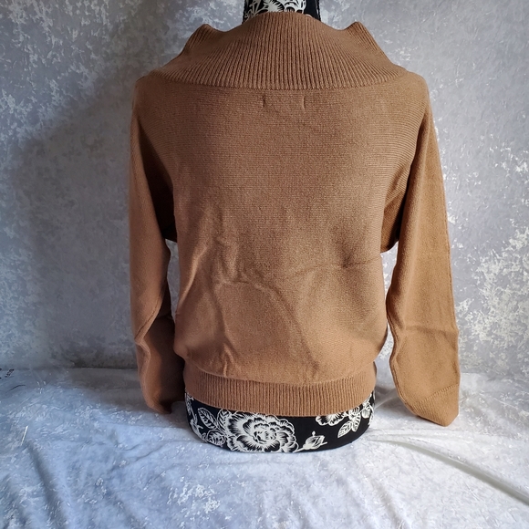 🍊NWT Sweater Top - Picture 3 of 3